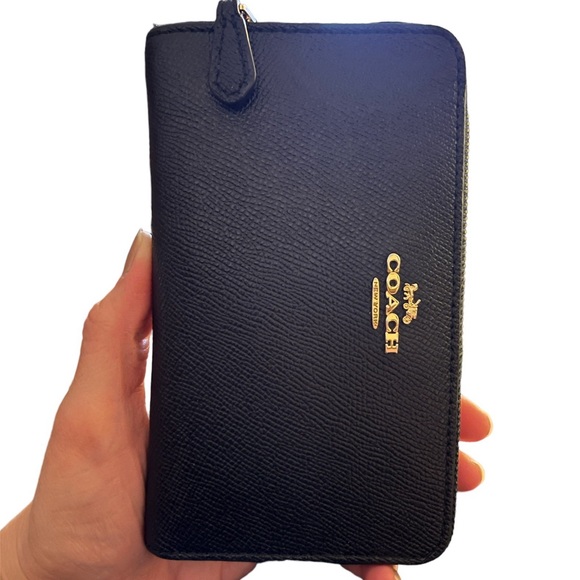 EUC COACH Medium Zip Around Wallet Crossgrain Leather (Retail - Not Outlet) - Picture 5 of 7